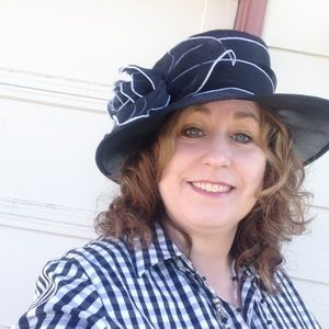 Meet your Posher, Becky